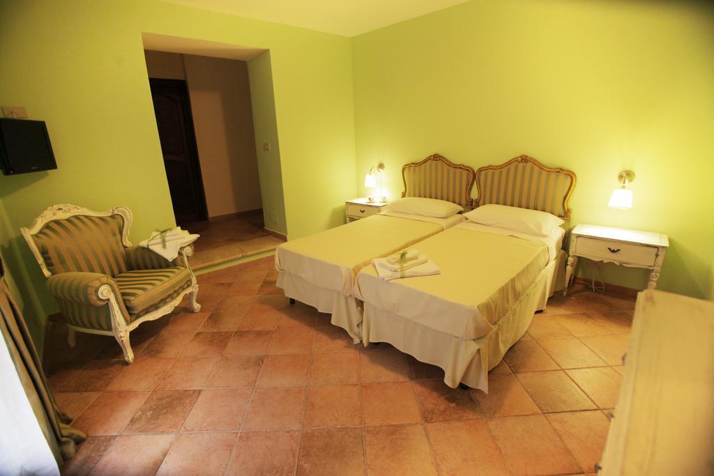 Antica Palermo R&B Bed & Breakfast Room photo