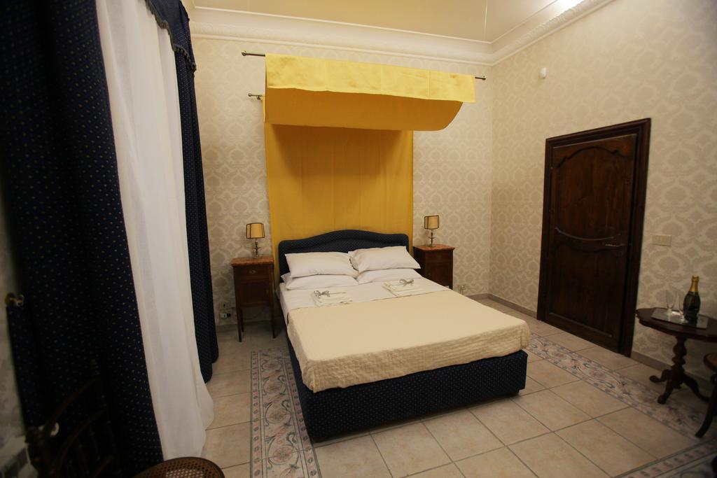 Antica Palermo R&B Bed & Breakfast Room photo
