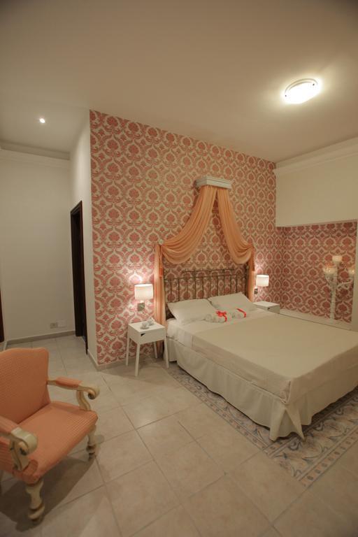 Antica Palermo R&B Bed & Breakfast Room photo